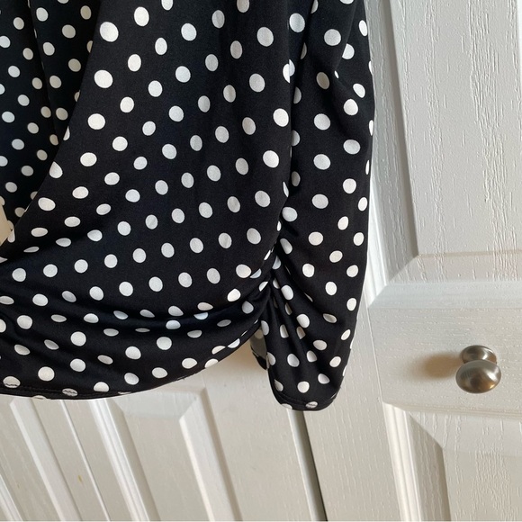 C’est La Vie Polka Dot Sleeveless Blouse Top Women’s XL Black White Ruched Sides - Picture 4 of 13
